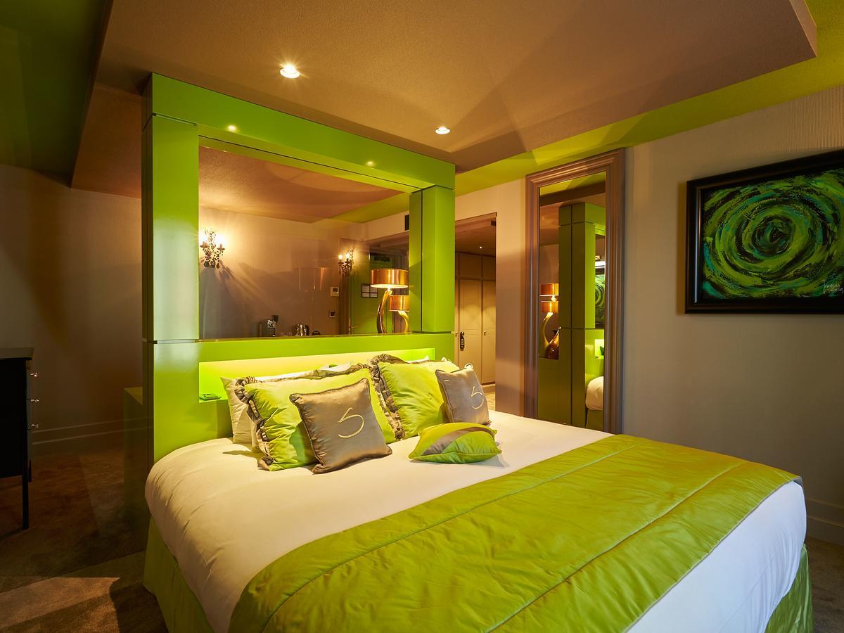Le Stelsia Resort Saint-Sylvestre-sur-Lot Zimmer foto