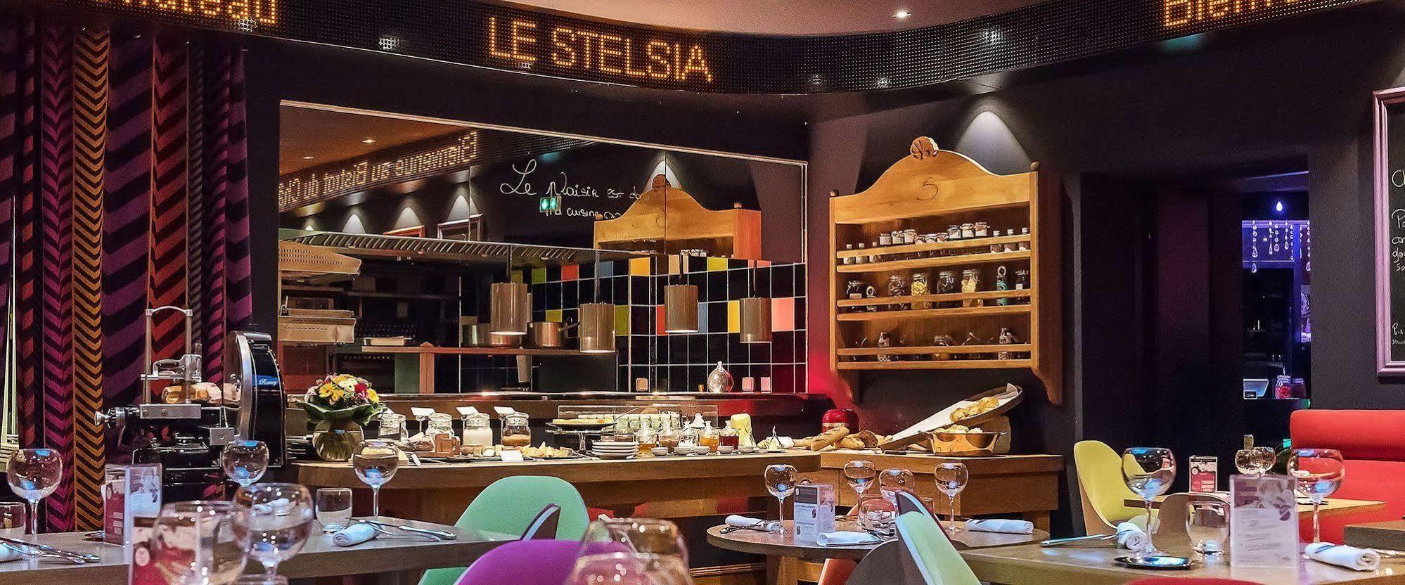 Le Stelsia Resort Saint-Sylvestre-sur-Lot Exterior foto